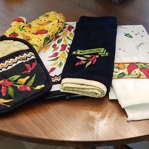 Chilies Kitchen Towels ( Set with Mitts)